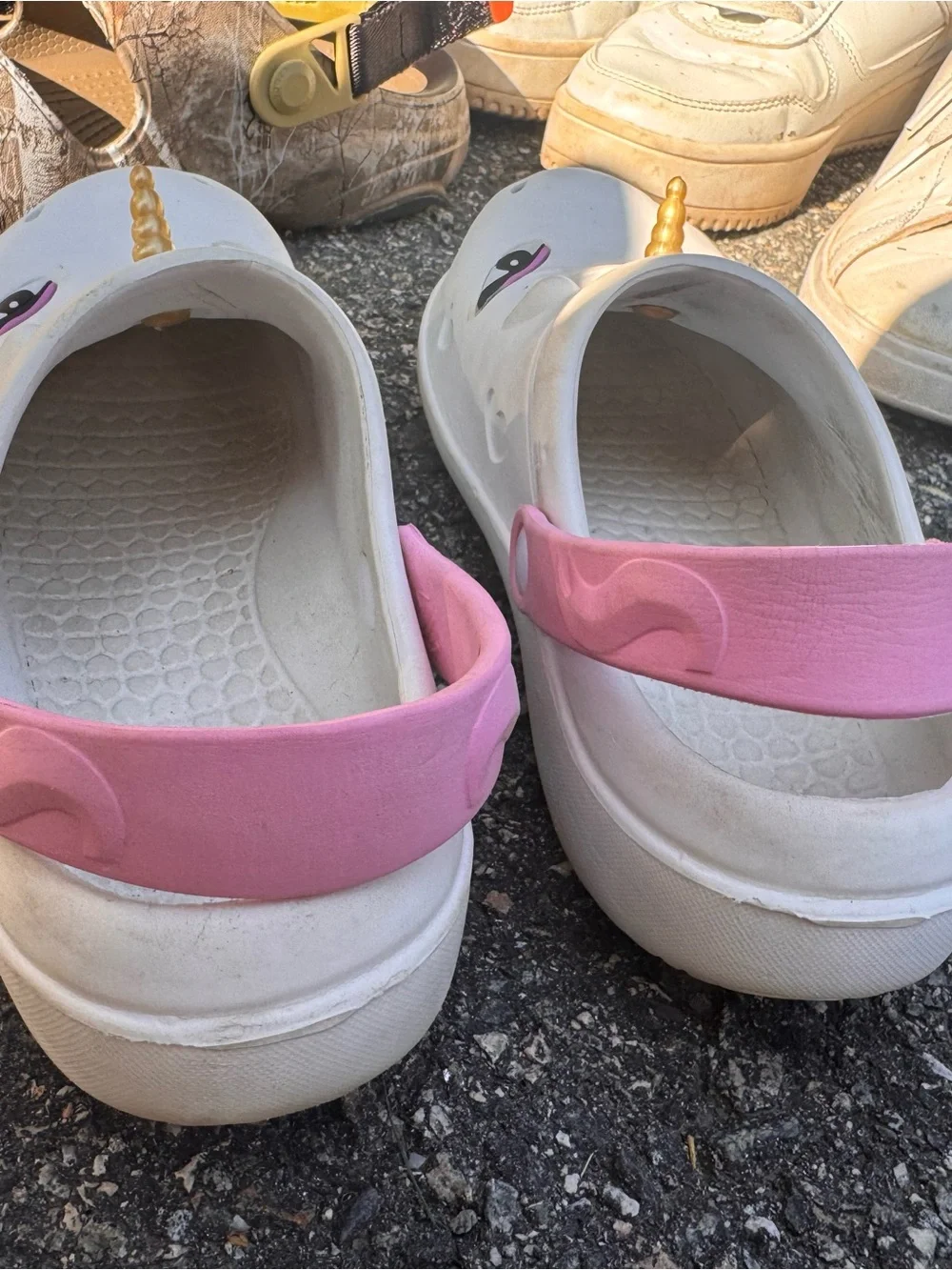 Kids Unicorn Clog Sandals in White and Pink